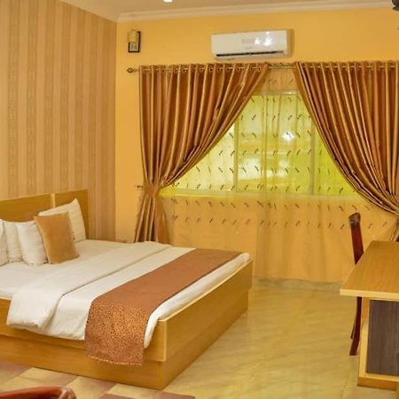 Fawzy Hotel Ibadan Exteriér fotografie