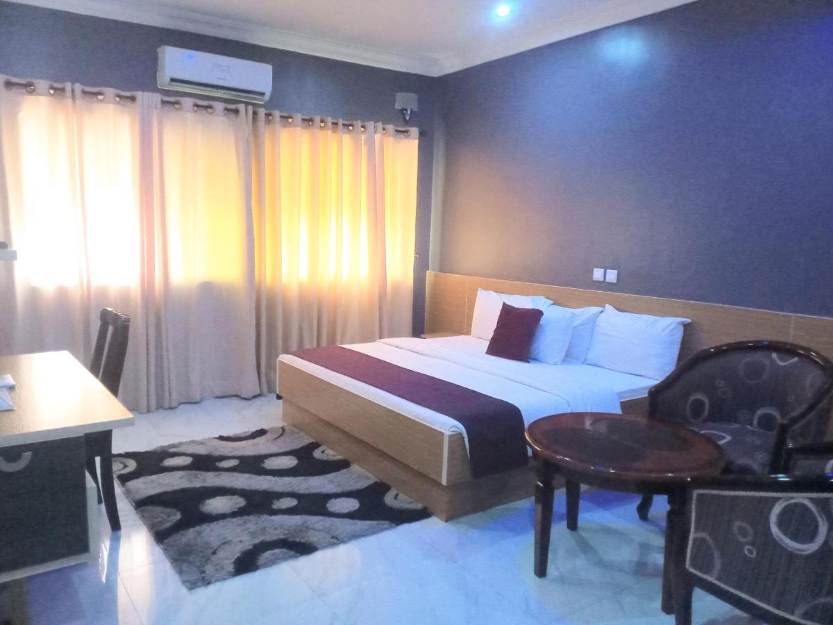 Fawzy Hotel Ibadan Exteriér fotografie