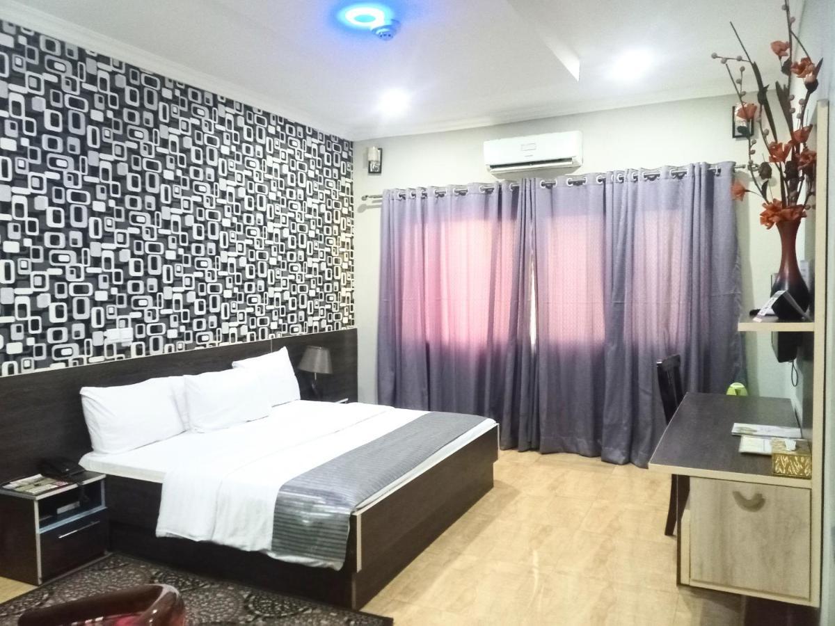 Fawzy Hotel Ibadan Exteriér fotografie