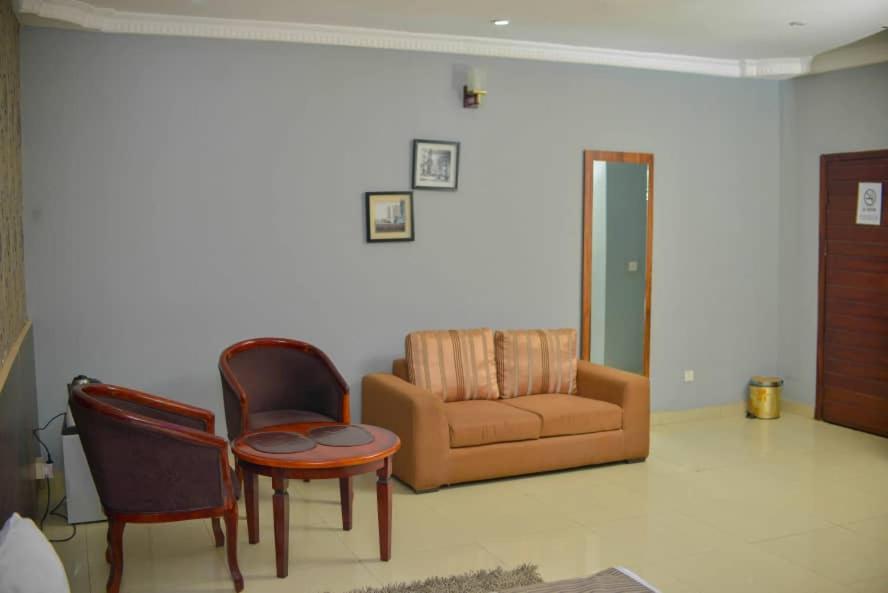 Fawzy Hotel Ibadan Exteriér fotografie