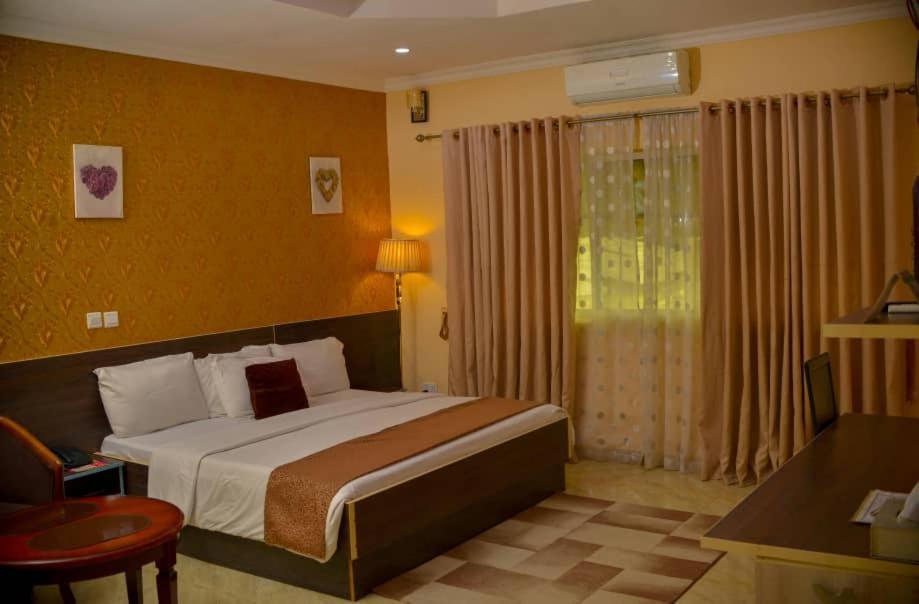 Fawzy Hotel Ibadan Exteriér fotografie